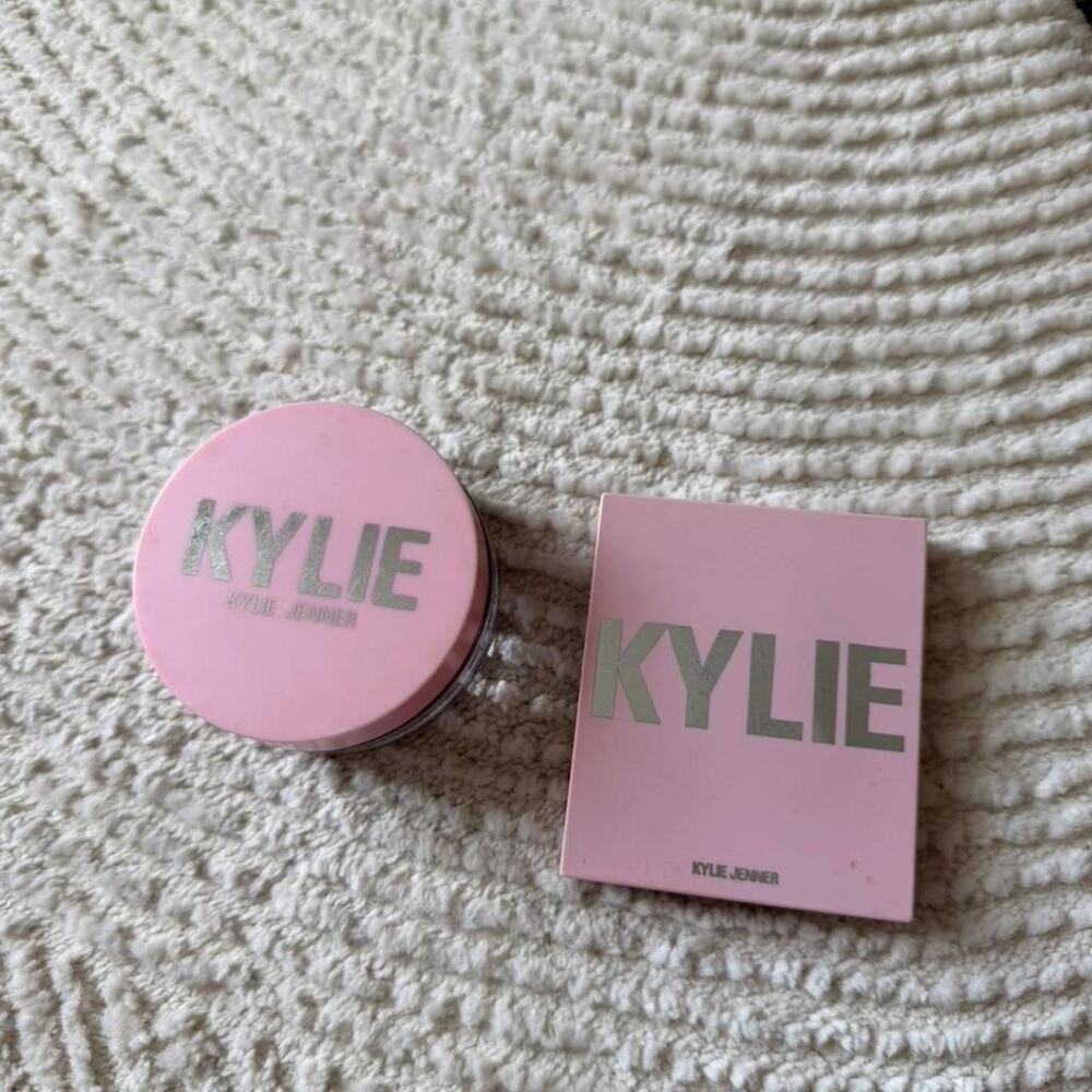 Kylie cosmetics translucent powder and highlighter